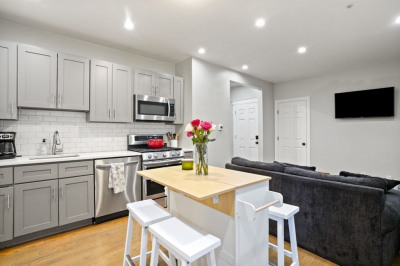 17 Howes St #1 1