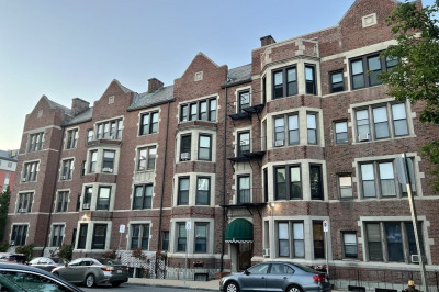 4 Commonwealth Court #2 1