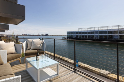 300 Pier 4 Boulevard #2J 1