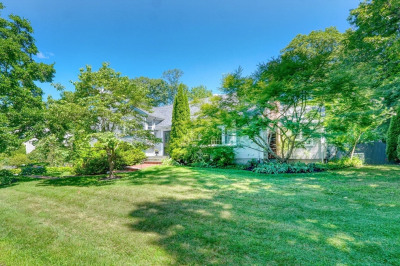 65 Sherburne Rd S 1