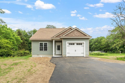 572 Pleasant St 1