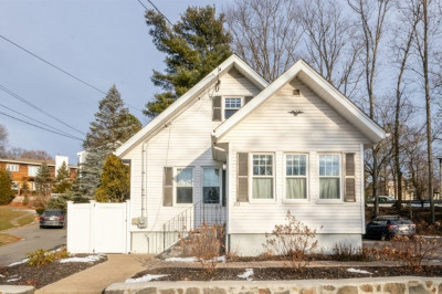 573 Baker St