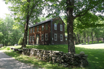 10 Maple St