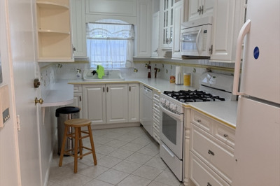 137 Lake Shore Rd #2 1
