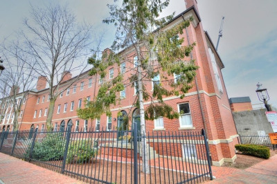21 MAin St #A 1