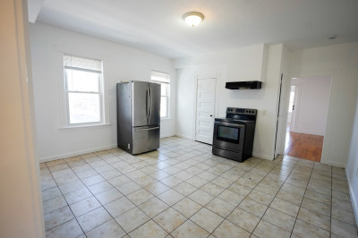 4 Greenwood St #3 1