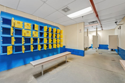 86 Macarthur Dr 1