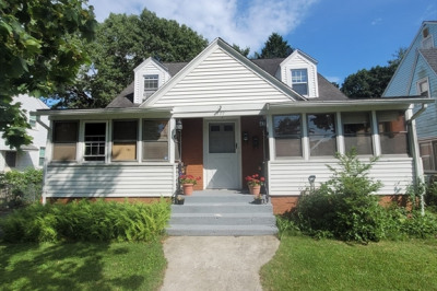 309 Lexington St #R 1
