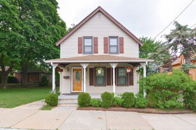 886 Canterbury St 1