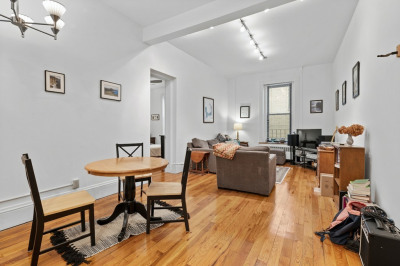 271 Dartmouth #2E 1