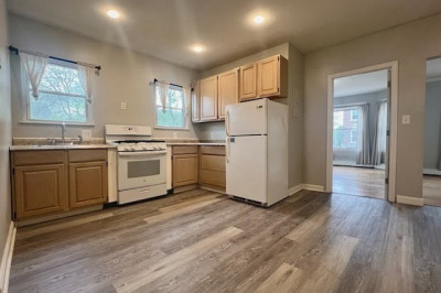 1038 Main St #2R 1