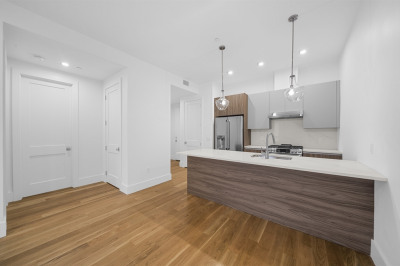 218-220 Old Colony Avenue #304 1