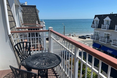 45 Hull Shore Dr #303