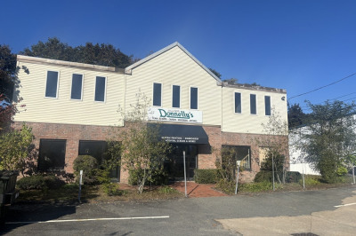 1471 Main St 1