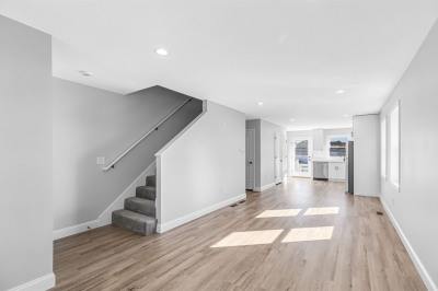 213 Pine St #213 1