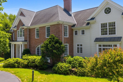 20 Longmeadow Drive 1