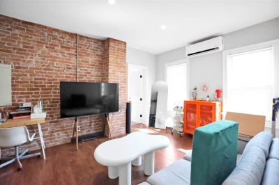 284 E Eighth Street #4 1