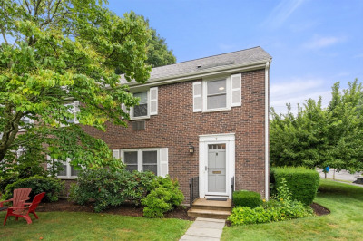 2 Town House Dr #2 1