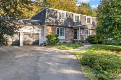 251 Poquanticut Ave 1
