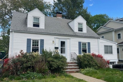 54 Hawthorn Ave 1