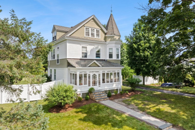 281 N Main St 1