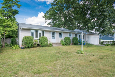107 Bostwick Ln