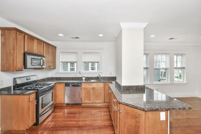 8 Woodfield St #2 1