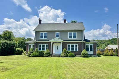 461 Southwick St 1