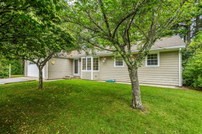 40 Lake Shore Drive S 1