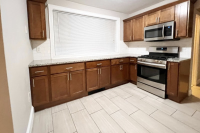 128 Lawrence St #B 1