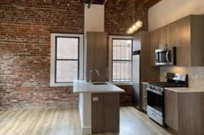 54 Burbank St #17 1