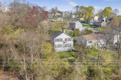 409 Crescent St 1