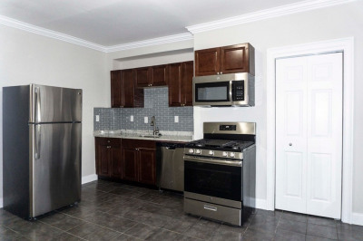 101 Chelsea St #1 1