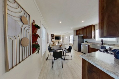 98 Newbury #2B 1