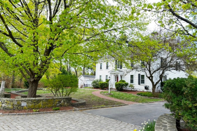 680 Old Connecticut Path 1
