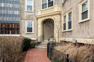 22 Centre St #8 1