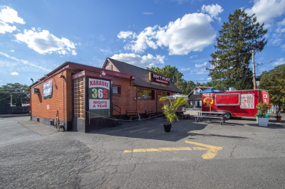 1264 Granby Rd 1