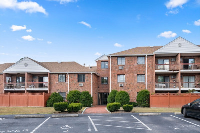 655 Saw Mill Brook Pkwy #11 1