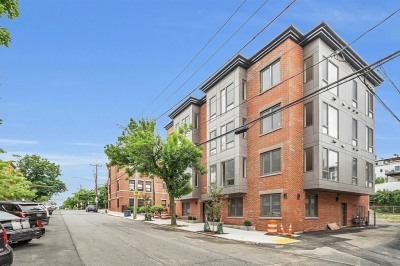 389 Sumner #202 1