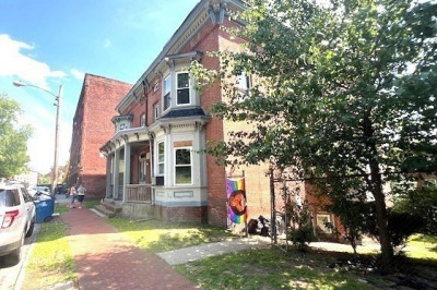 40 Byers St 1