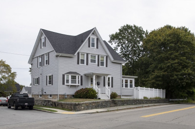 233 Adams St 1