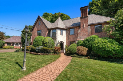 24 Manor House Road