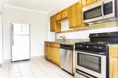 435 Walnut Ave #9 1