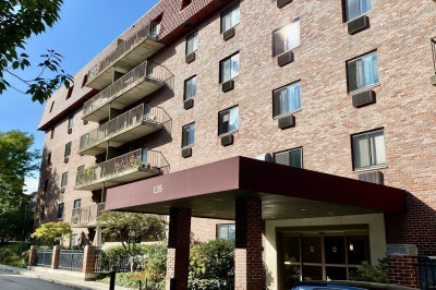 135 Pleasant Street #406 1