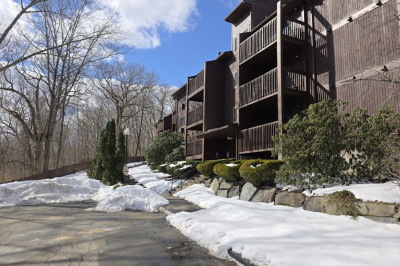 340 Sunderland Rd #14 1
