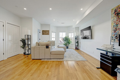 82 Chelsea Street #PH 1 1