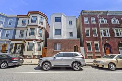213 Chelsea Street #3 1