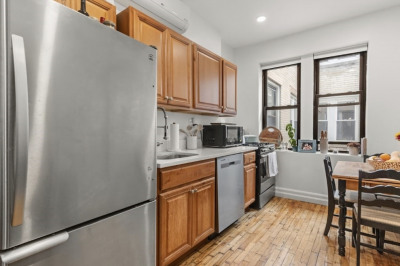 325 Summit Ave #203 1