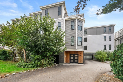 54 River St #10 1