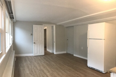 10 Oxford Ave #B